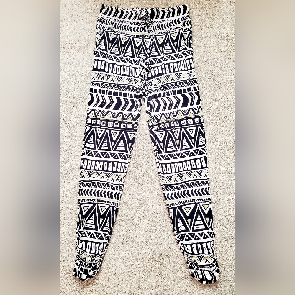 INC International Concepts Tribal Print Leggings